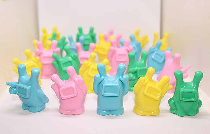 モロ星人ミニソフビ ネット販売開始 新色 あお みどり も販売 トイ トピックス セガ