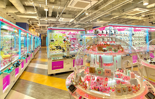 韓国制服のレンタルショップを併設するアミューズメント施設が誕生 セガ新大久保 新規オープンのお知らせ 年6月12日 金 12 00 ゲームセンター 施設情報 トピックス セガ